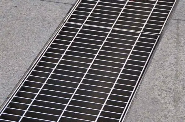 800寬303/30/100熱鍍鋅排水溝蓋板適用于公園、操場(chǎng)